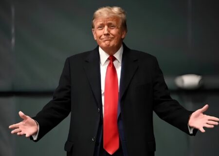 تهدید ترامپ پیش از دیدار با فرماندهان ارتش آمریکا: هر کسی را نپسندم، برکنار می‌کنم!