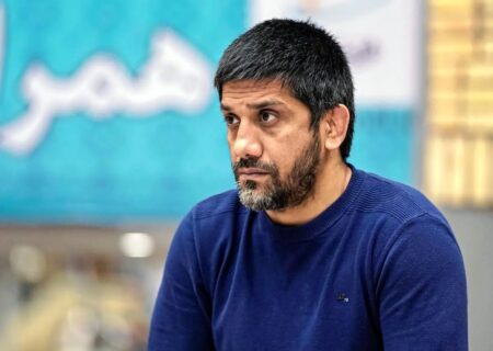 کنایه پزشکیان به علیرضا دبیر: نگذاشتند با کت و شلوار بیایی؟