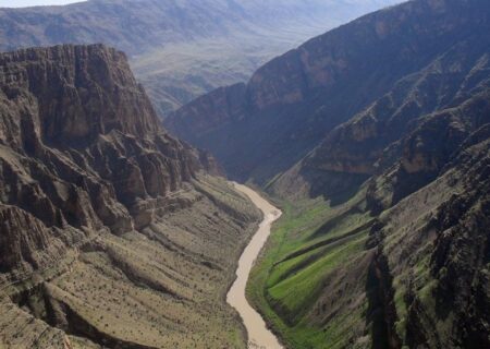 نجات ۲ گردشگر اصفهانی در «ویژدرون» ایلام توسط نجاتگران هلال احمر