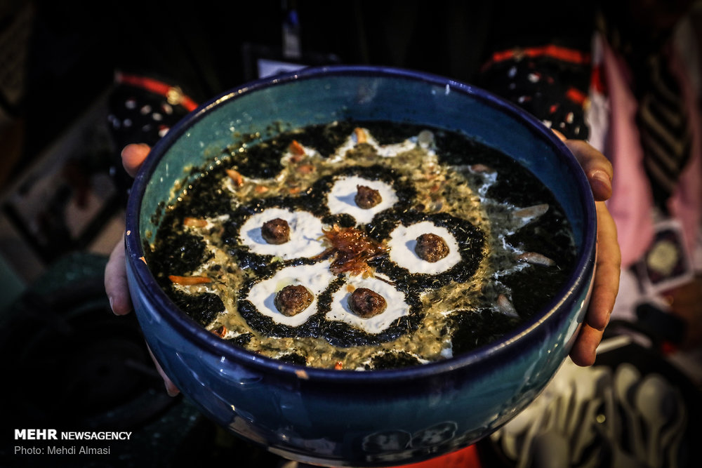 هجدهمین جشنواره ملی آش ایرانی در زنجان آغاز به کار کرد