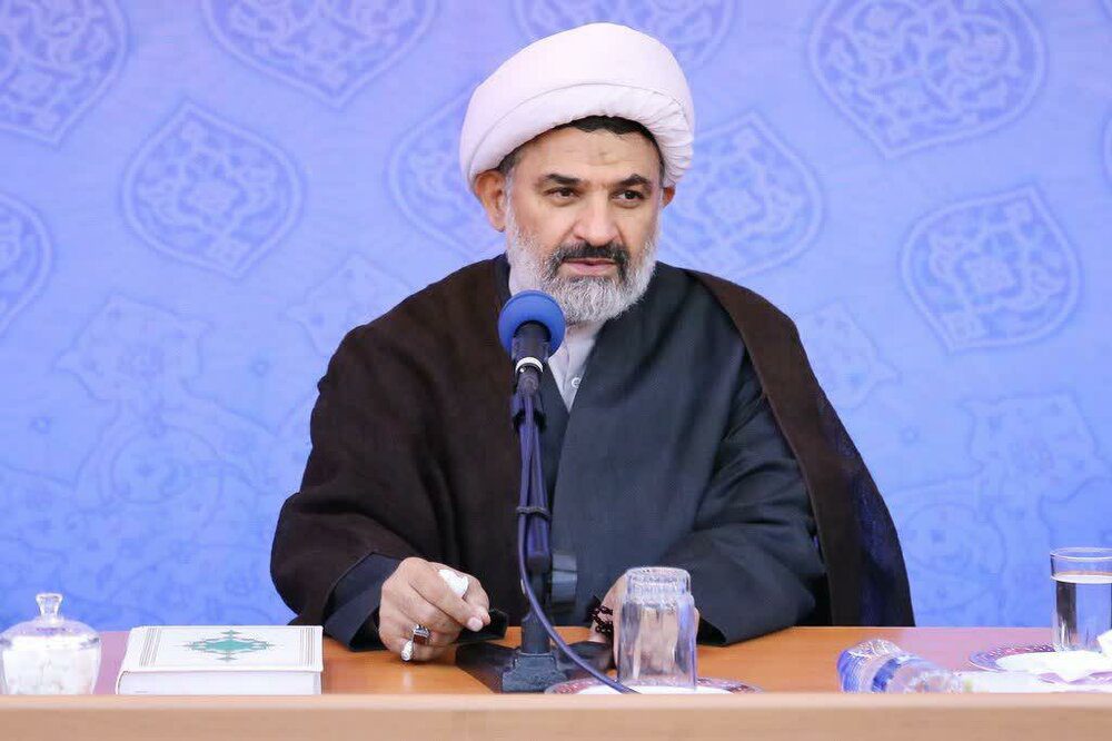 لزوم تبدیل شدن بقاع متبرکه به قطبهای فرهنگی استانها