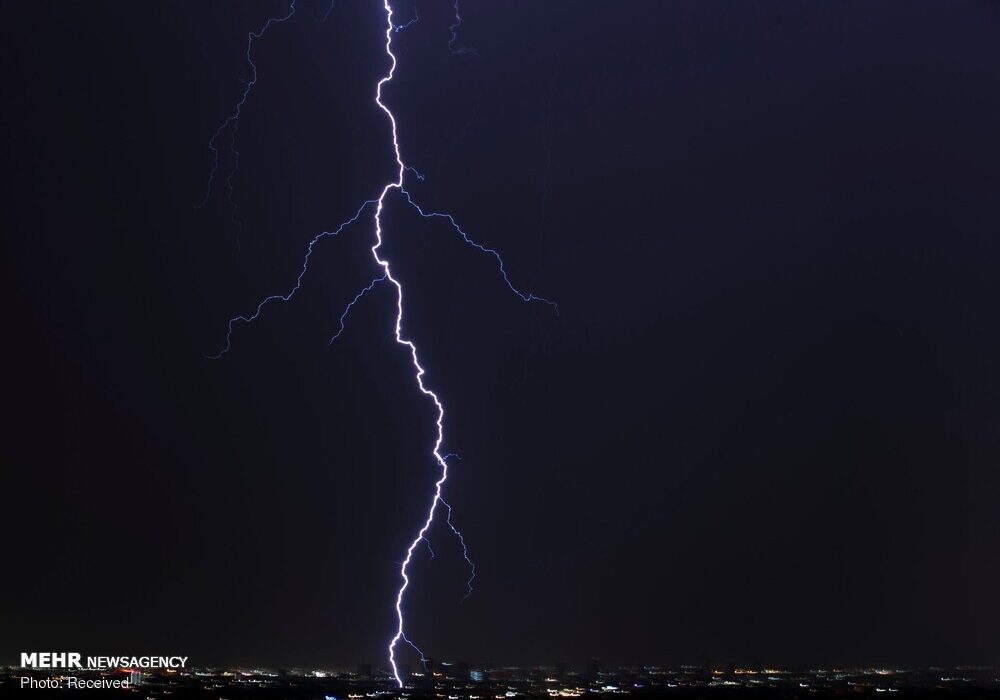 بارش شدید باران همراه با رعد و برق در علی‌آباد کتول