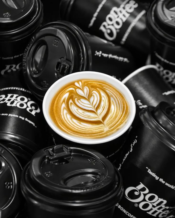 راهنمای کامل تجهیزات قهوه و کافی‌شاپ: از دستگاه‌های ضروری تا ابزارهای تخصصی