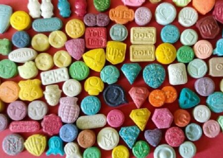 کشف ۴۰۰ قرص روان‌گردان و دستگیری ۲ سوداگر مرگ