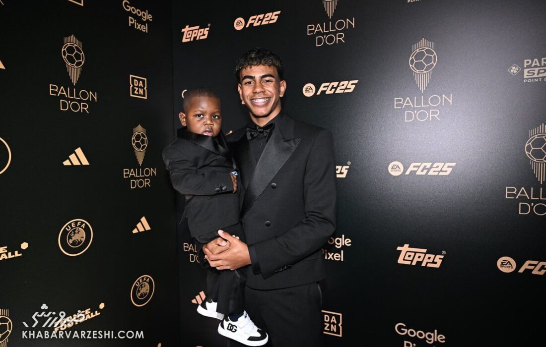 ویدیو| بارساییها به مراسم توپ طلا رسیدند/ ۳ ستاره آبی و اناریها با کت و شلوار خاص در کنار هانسی فلیک