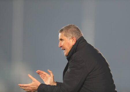 سرمربی سابق پرسپولیس رسماً به تیم جدید پیوست +عکس