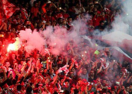 ویدیو| جواب یک پرسپولیسی به هوادار استقلال/ به هلدینگ بگویید استقلال خوزستان را بخرد!