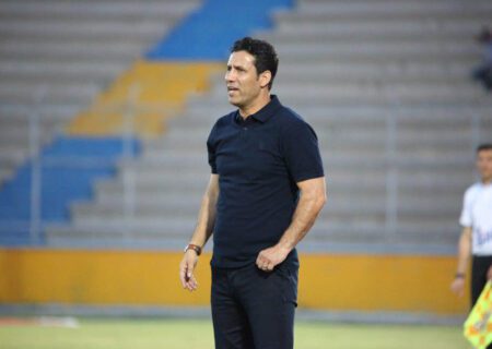 زشت‌ترین فوتبال دنیا را بازی می‌کنیم!/ پینگ پنگ شده و چشمانم سیاهی رفت!