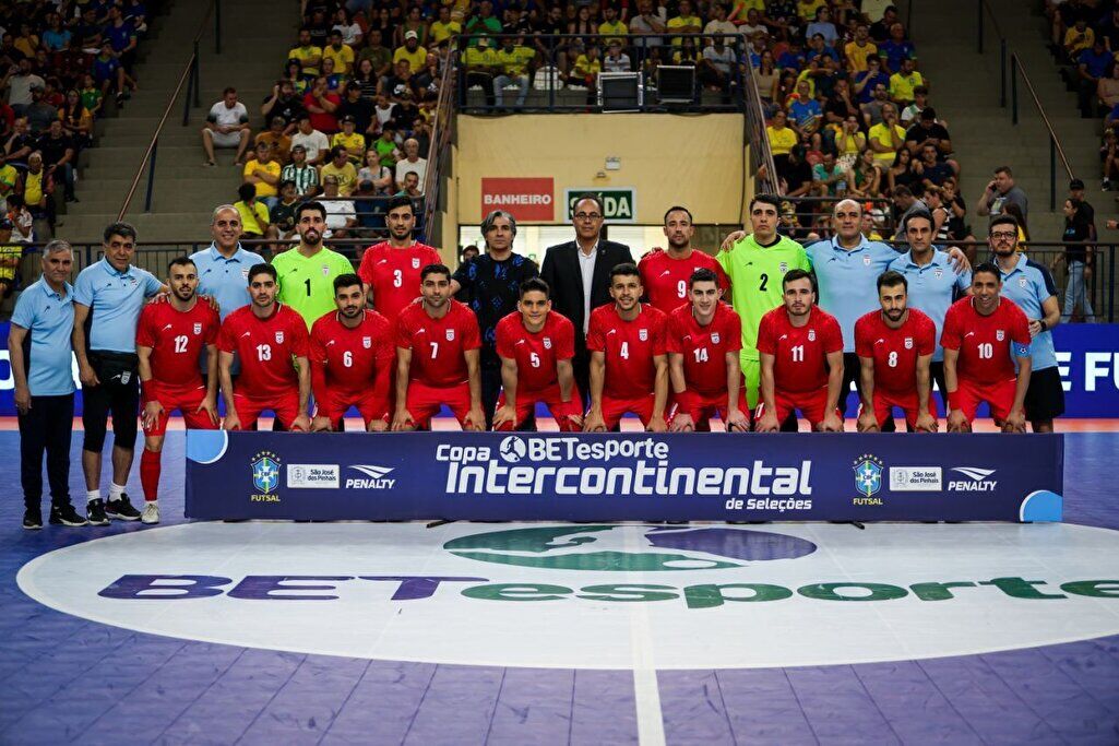 گلباران بنگلادش توسط شاگردان شمسایی