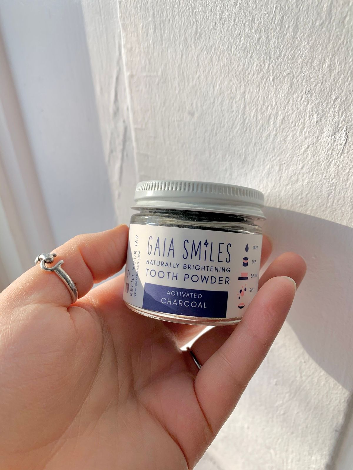 پودر پروفیلاکسی در دندانپزشکی: ابزاری کلیدی برای تمیزکاری عمیق و جرم‌گیری