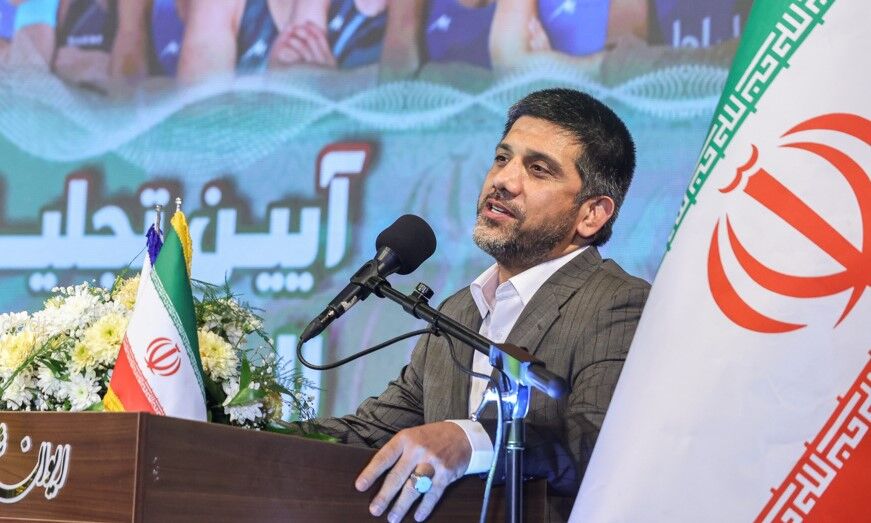 علیرضا دبیر: خداروشکر رئیسجمهور کت نمیپوشه؛ شوخی پزشکیان با رئیس فدراسیون کشتی