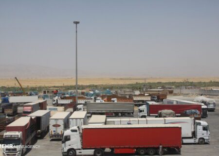 ۵ هزار و ۶۹۹ تن کالا در مرز مهران ترانزیت شد