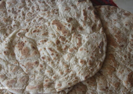 افتتاحیه جشنواره نان محلی در قلعه والی ایلام