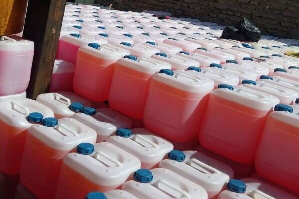 یک کارگاه تولید مواد شوینده غیربهداشتی در دورود پلمب شد