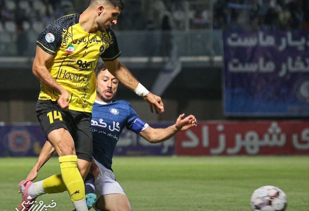 سیرجان غرق در حاشیه: تساوی پرالتهاب گلگهر و سپاهان در شب کارت قرمز و تأخیر!