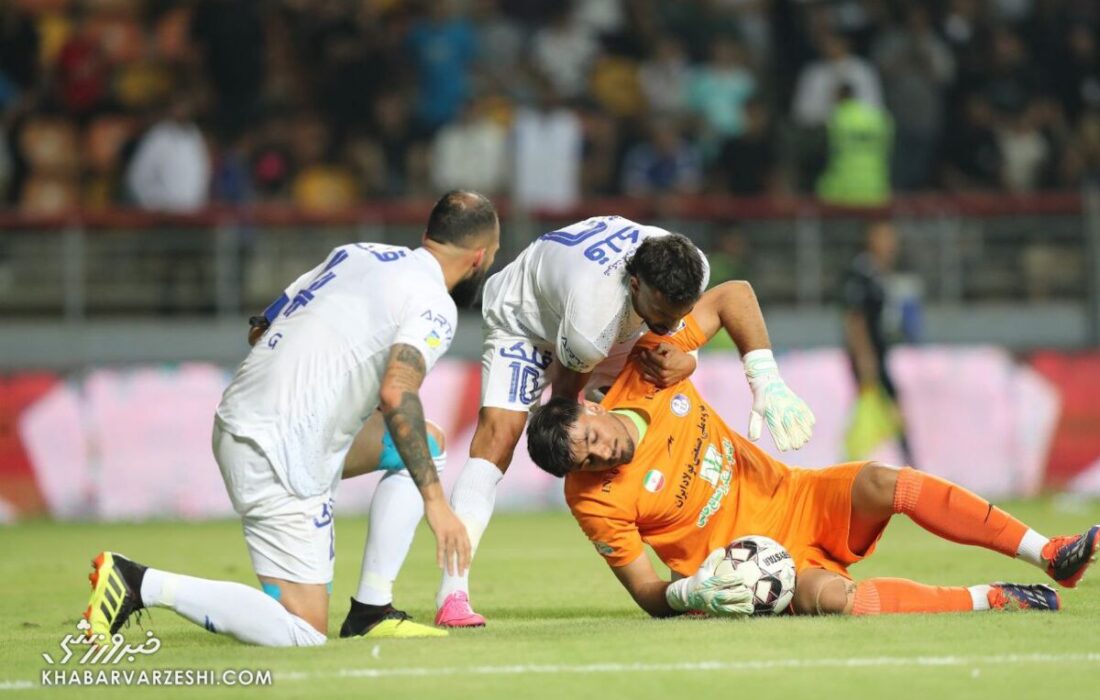 هدشات رامین رضاییان به روایت تصویر/ اثرات ضربه ستاره استقلال بر پیشانی و بینی حریف! +عکس