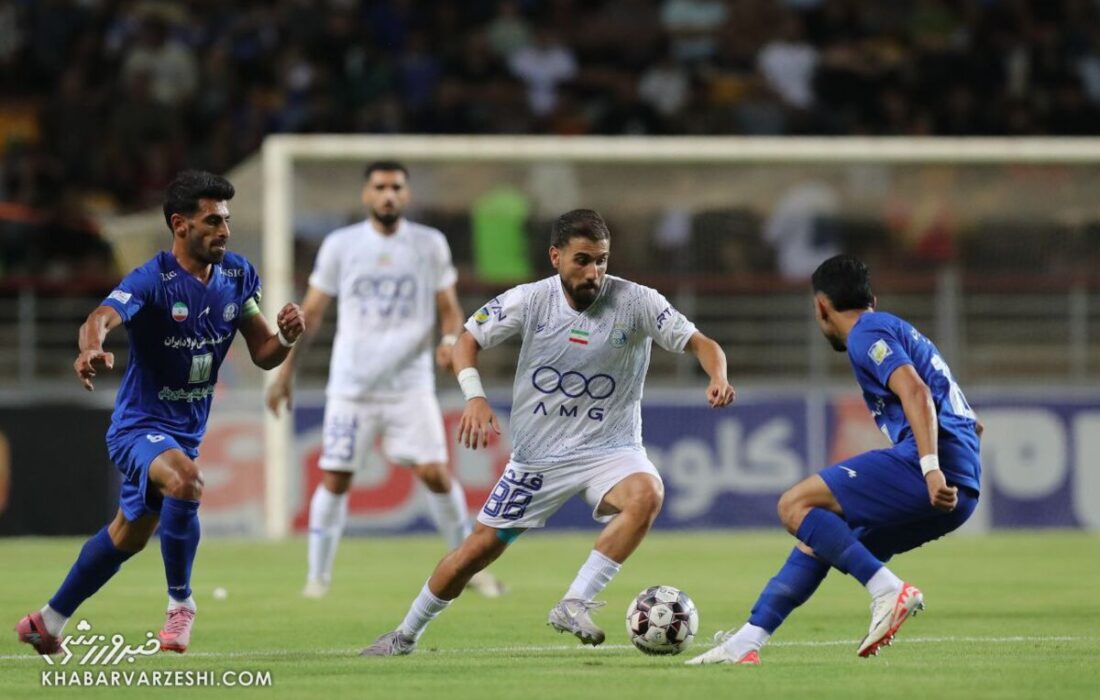 آرمین سهرابیان واقعاً عملکرد ضعیفی داشت/ عارف آقاسی اشتباهاتی انجام می‌دهد که انتظارش را ندارم