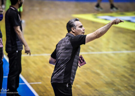 سرمربی استقلال خبر داد؛ به دنبال جذب بازیکن خارجی هستیم/ شگفتی‌سازی در راه است!