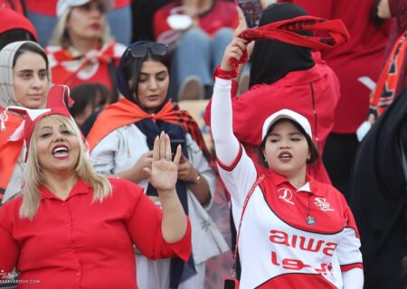 ویدیو| شعار هواداران پرسپولیس علیه هاشمیان و درویش