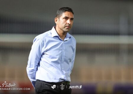 وحید هاشمیان: نمی‌خواهم بهانه بیاورم، اما…/ او مثل مثل یک چتر روی پرسپولیس قرار گرفته!