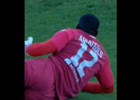 گل به خودی باورنکردنی: ویدیویی از عجیب‌ترین گل به خودی تاریخ فوتبال