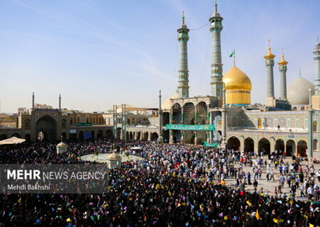 کاروان نمادین استقبال از حضرت معصومه(س) وارد حرم مطهر شد