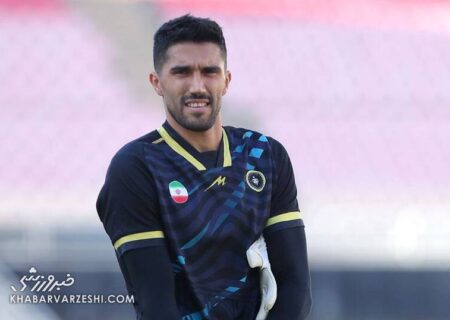 در آستانه بازی با تراکتور حسینی اردوی سپاهان را ترک کرد