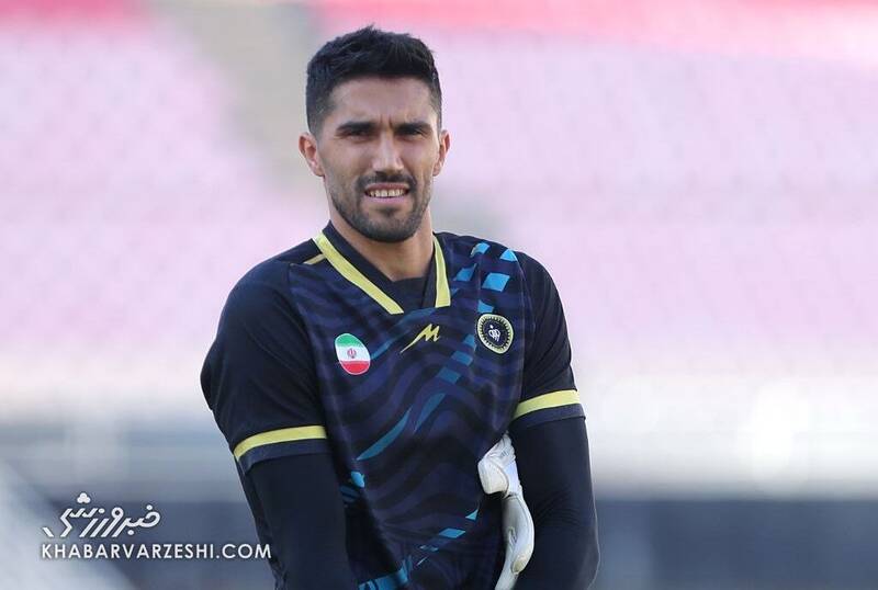 در آستانه بازی با تراکتور حسینی اردوی سپاهان را ترک کرد