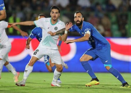 استقلال با آسانی و شاهکار آقاسی از شکست مقابل پیکان ۱۰ نفره گریخت! +فیلم