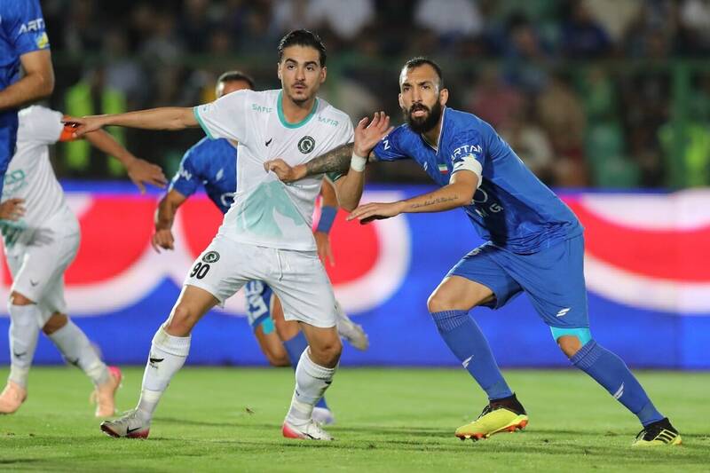 استقلال با آسانی و شاهکار آقاسی از شکست مقابل پیکان ۱۰ نفره گریخت! +فیلم