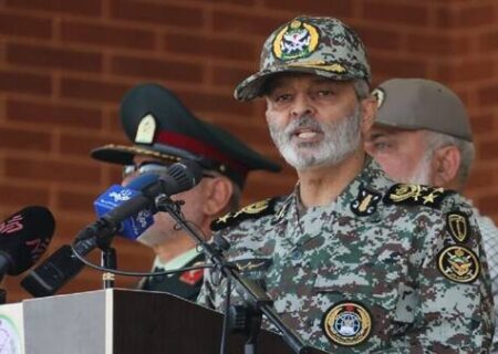 با شگفتانه‌های راهبردی به دشمن پاسخی فراتر از تصور خواهیم داد