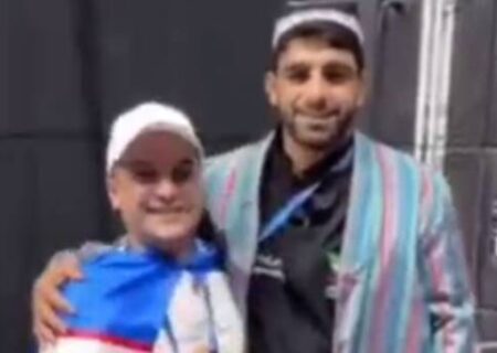 فیلم/ هدیه شهروند ازبکستانی به هادی ساروی