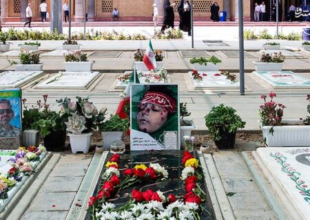 عکس/ مزار شهدای دانش‌آموز جنگ تحمیلی ۱۲ روزه