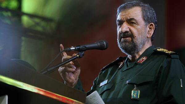 سرلشکر رضایی: رهبر انقلاب توسعه سلاحهای بومی را رقم زدند