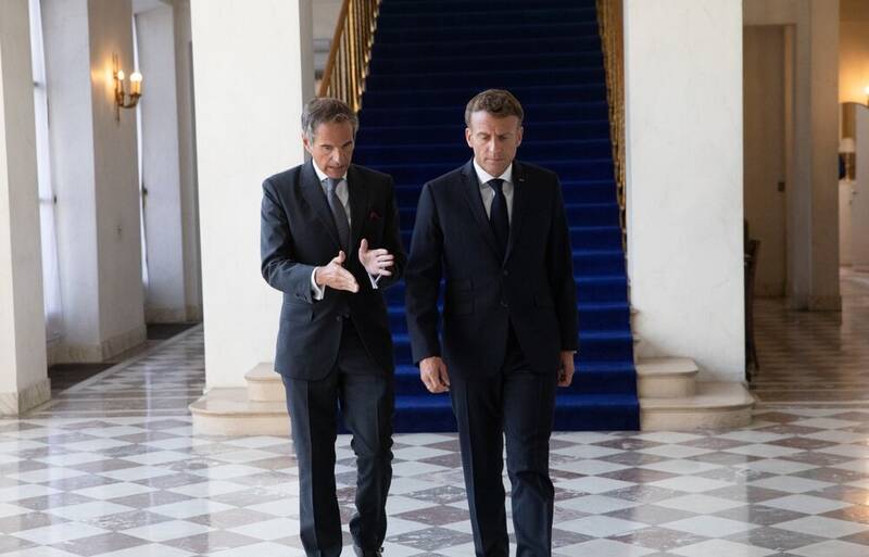 گفتوگوی گروسی و ماکرون درباره برنامه هستهای ایران