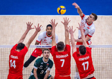 والیبال لهستان به نیمه‌نهایی رسید/ نبرد داغ با ایتالیا این‌بار در قهرمانی جهان