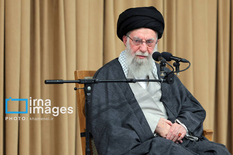 پیام رهبر انقلاب به مناسبت هفته دفاع مقدس