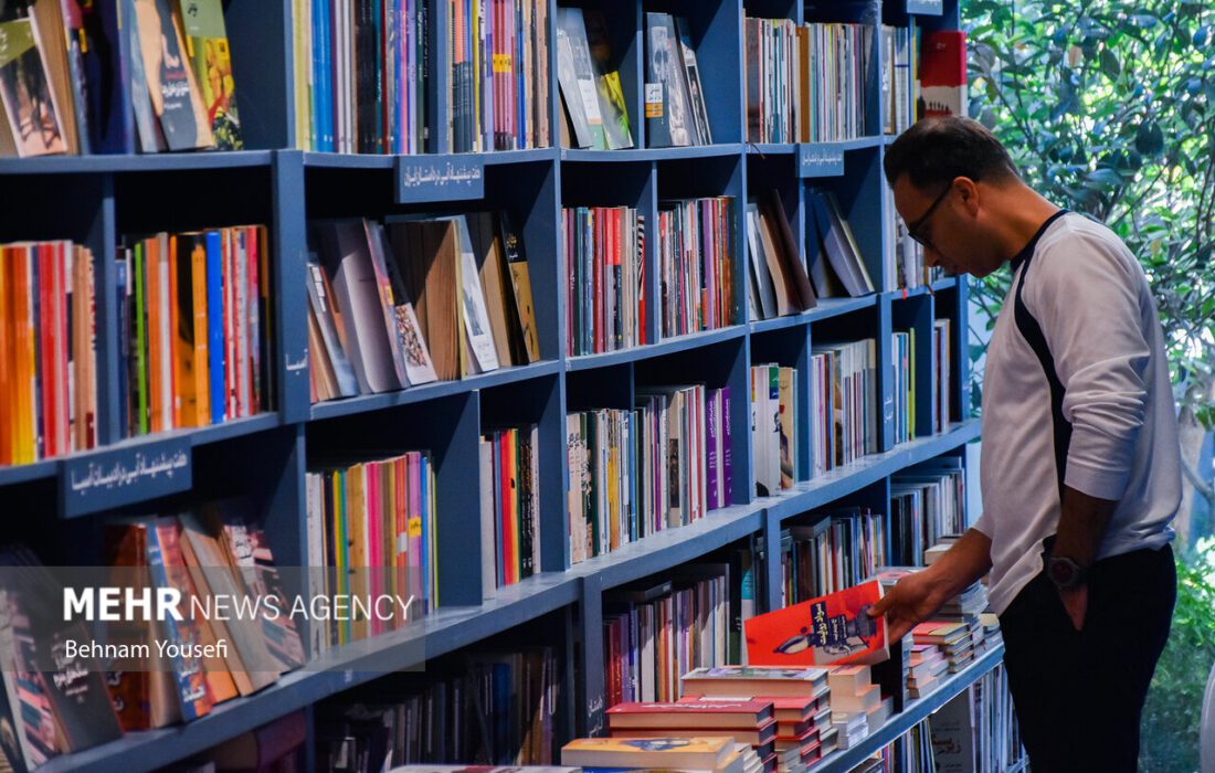 ترویج کتابخوانی سدی محکم در مقابل تهاجم فرهنگی دشمن