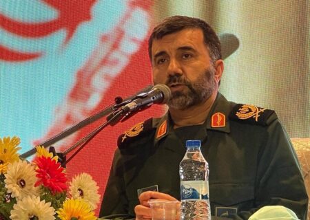 دشمن با جنگ نرم به دنبال تغییر هویت ایرانیان است