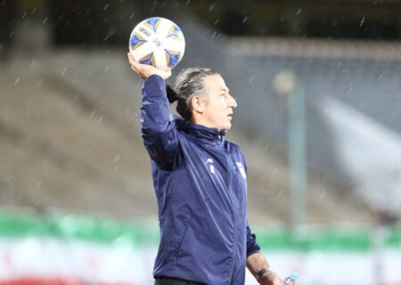 اشتباه دوباره مدافع ملی پوش استقلال مقابل چشم مربی تیم ملی