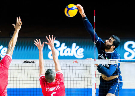 اسفندیار: بازیکنان همیشه برای سربلندی ایران تلاش می‌کنند