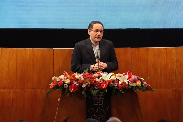 نگاهداری: استعدادهای درخشان باید درگیر حکمرانی شوند