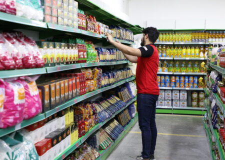 فروشگاه‌های زنجیره‌ای در بجنورد عرصه را بر اصناف تنگ کردند؛ رقابت نابرابر ادامه دارد