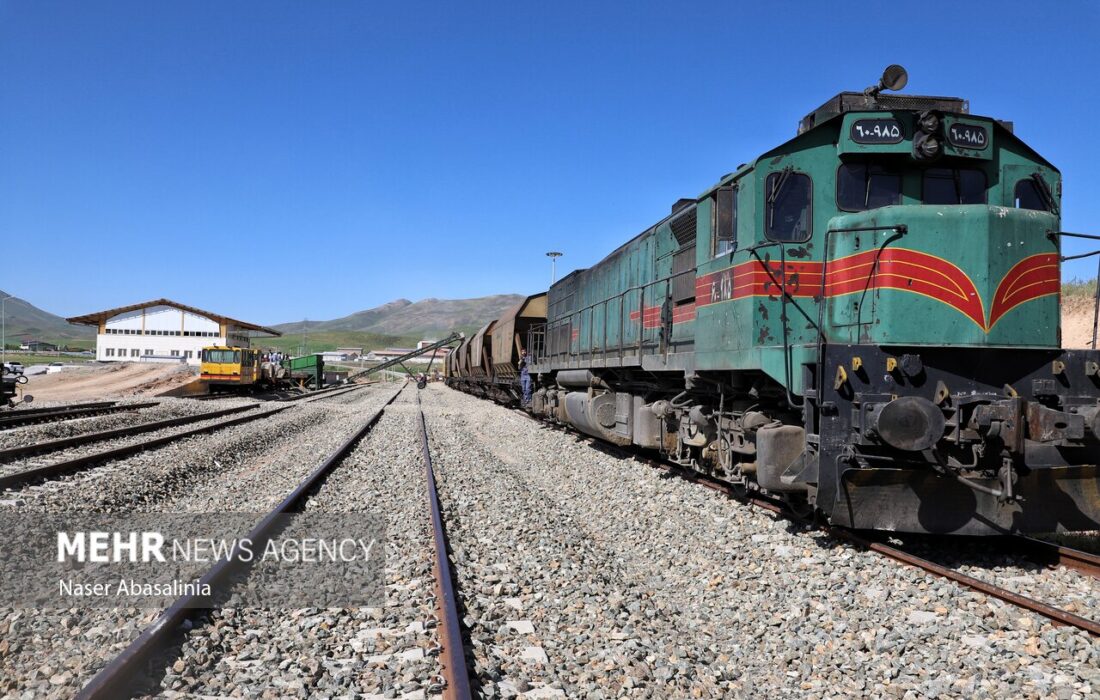 قطار ۵ ستاره اهواز-خرمشهر به مشهد افتتاح شد