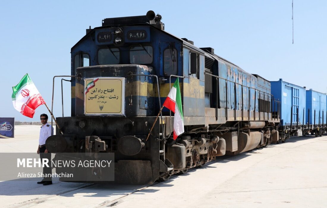 افتتاح اتصال سیلوی شهید آصف نخعی قم به شبکه ریلی سراسری کشور