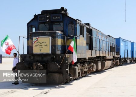 افتتاح اتصال سیلوی شهید آصف نخعی قم به شبکه ریلی سراسری کشور
