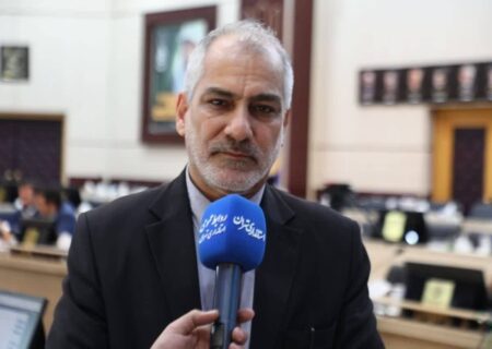 وزش باد شدید نیمه غربی و جنوبی تهران را درمی‌نوردد