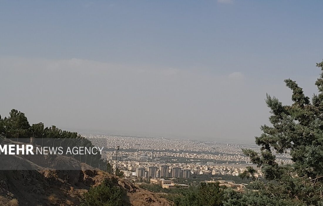 کیفیت هوای اصفهان در مرز آلودگی است