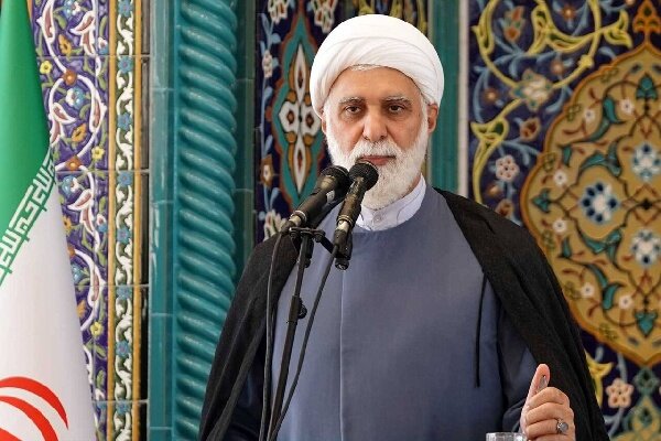 امام جمعه کیش: مسجد محوری راه‌حل اساسی مشکلات اجتماعی است