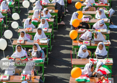 زنگ شکوفه‌ها در مدارس ابتدایی استان ایلام نواخته شد